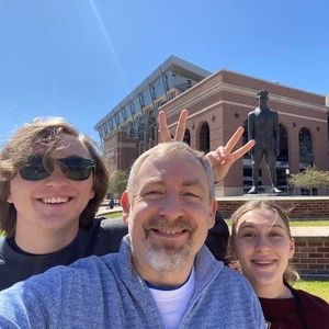 Meet your Posher, Tom